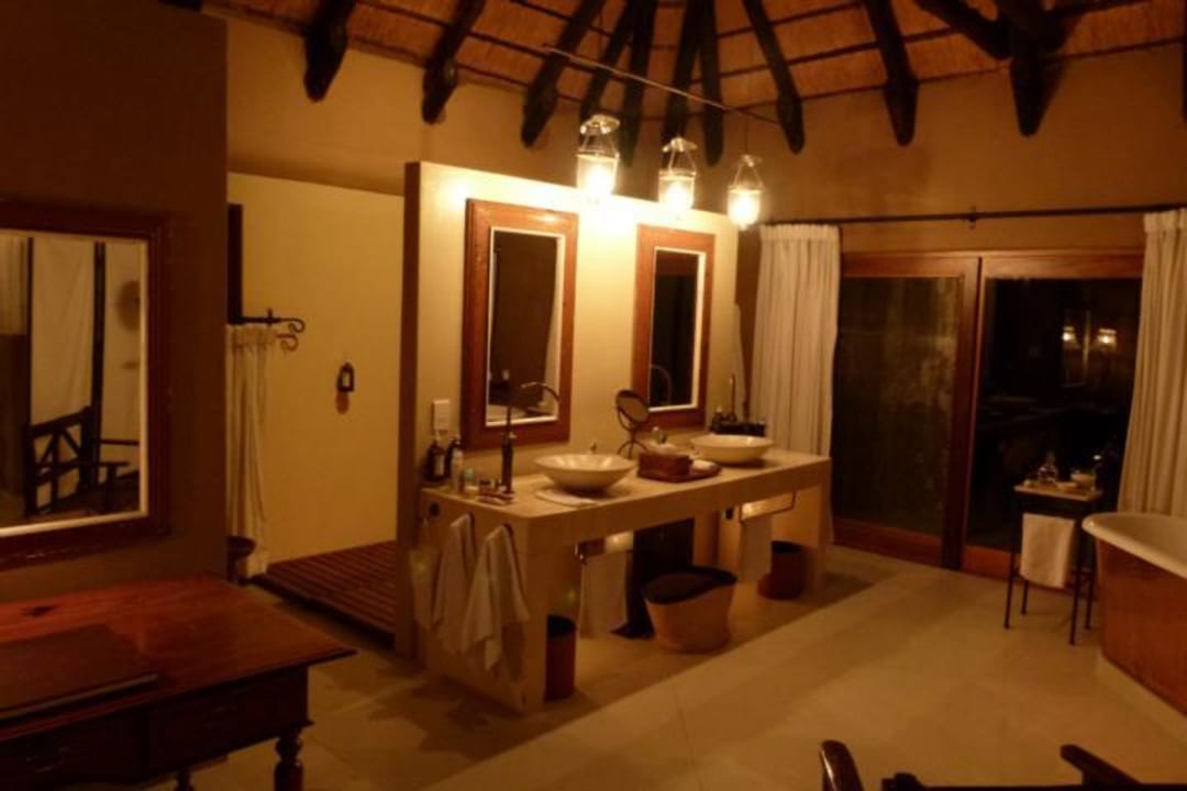 Villa Bad Hotel Mushara Lodge