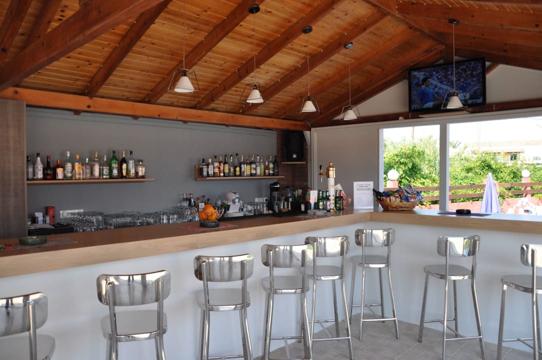 Bar Tassos Apartments