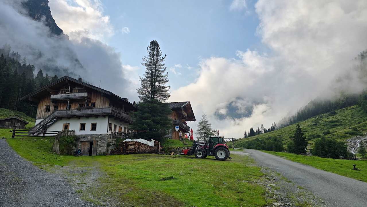 Außenansicht Hauserhof & Enzianhütte