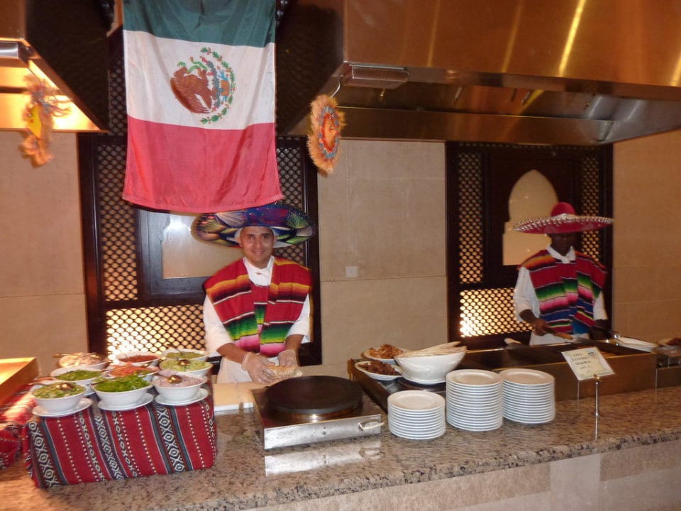 Büffet - Themenabend Miramar Al Aqah Beach Resort