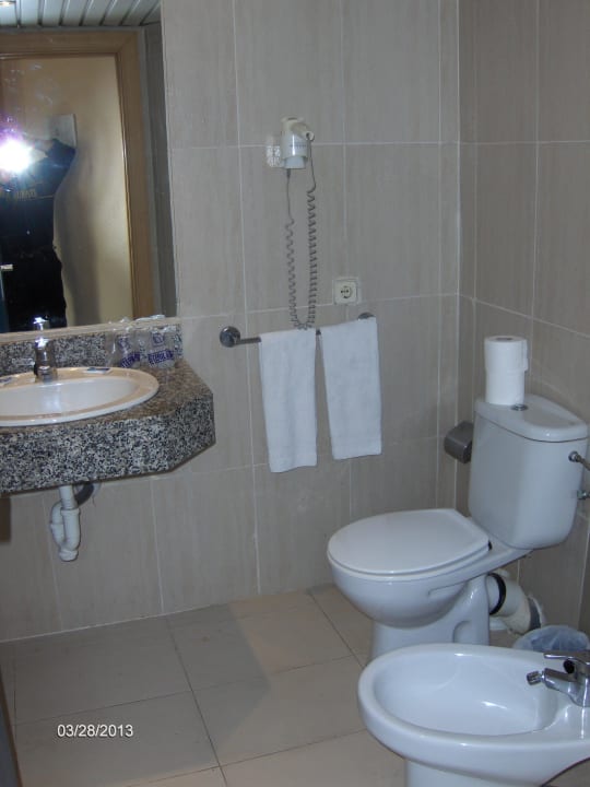 Adequate bathroom Apartamentos Vistasol