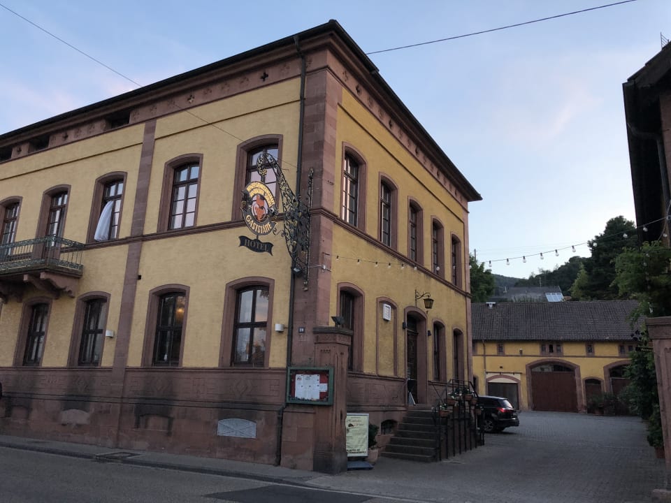 Außenansicht Hotel Hambacher Winzer