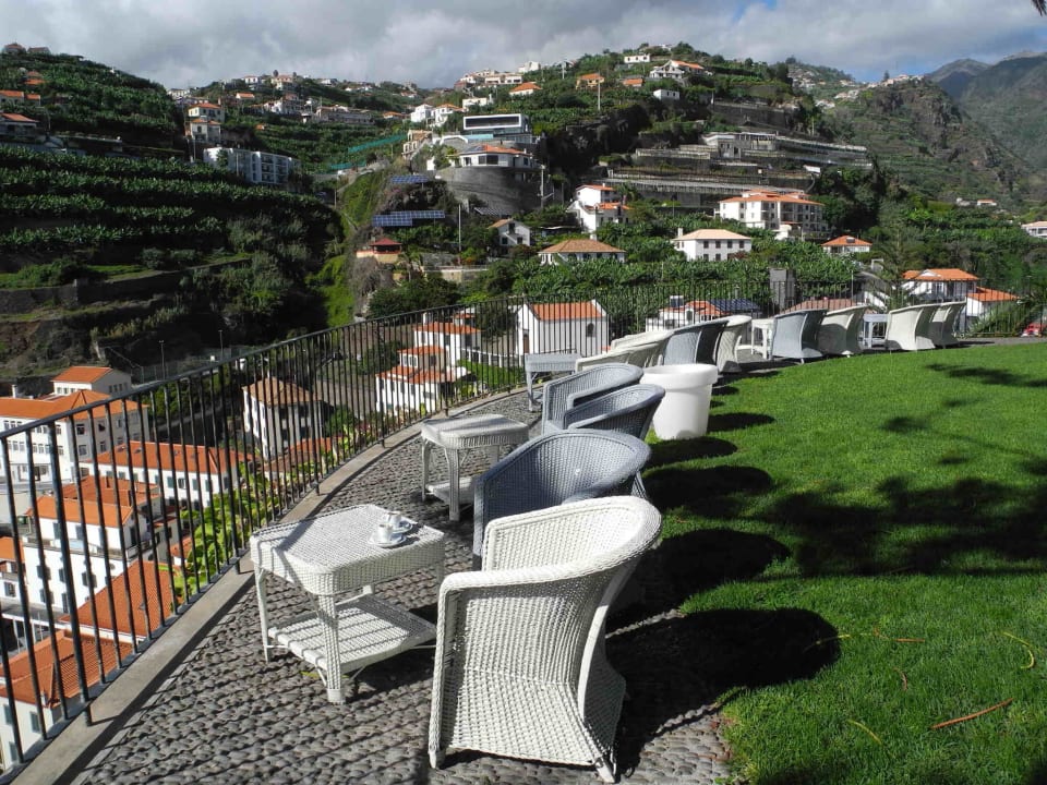 Garten unter der Bar mit tollem Ausblick Hotel Estalagem da Ponta do Sol