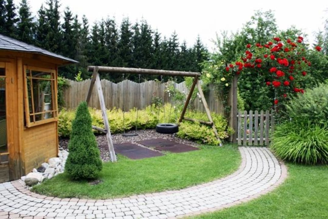 Große Gartenfläche Bliem's Familienhotel