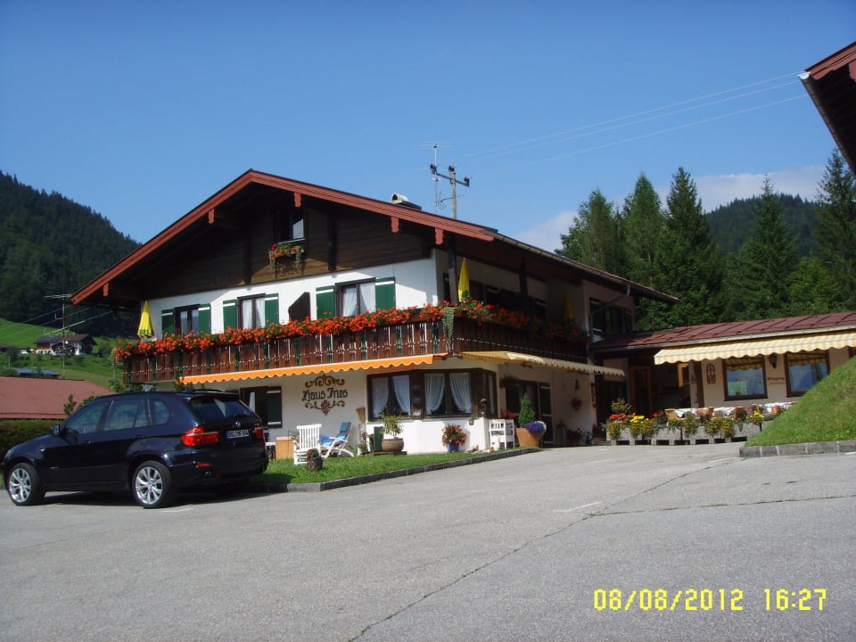 Hotel von vorn Alpenhotel Bergzauber