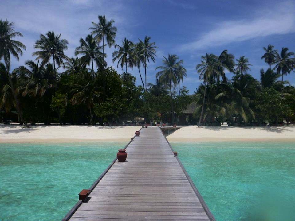 Blick auf die Pavillon-Bar Meeru Maldives Resort Island