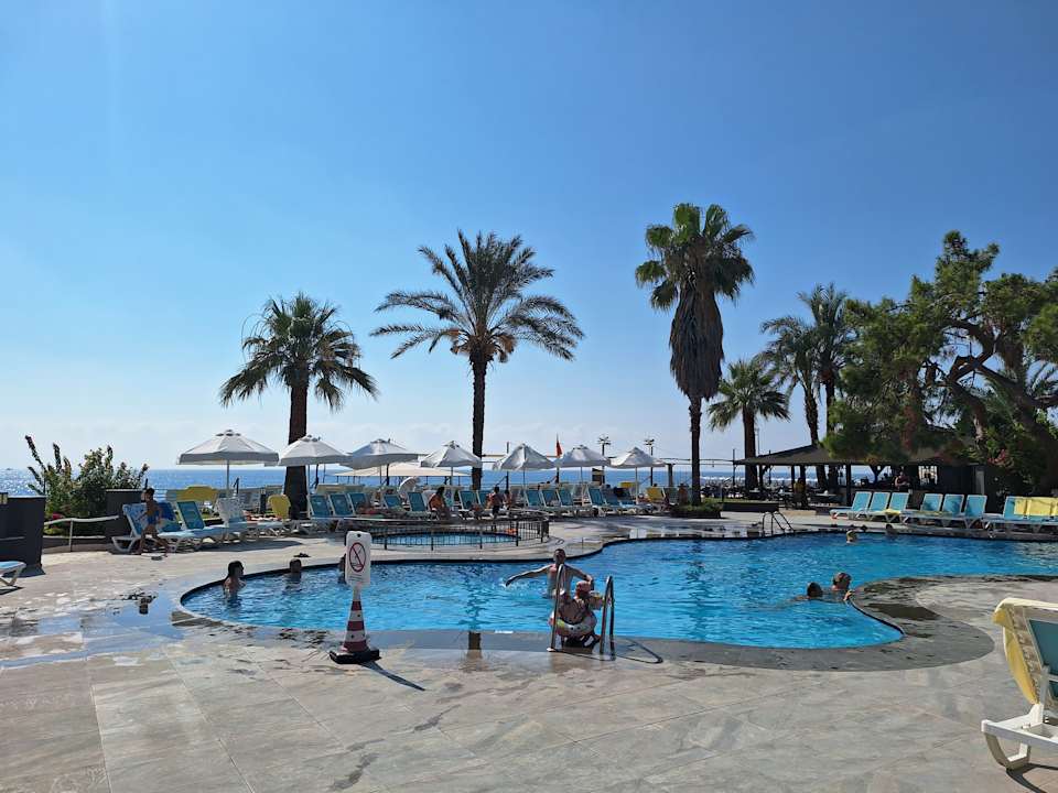 Pool Hotel Grand Ring