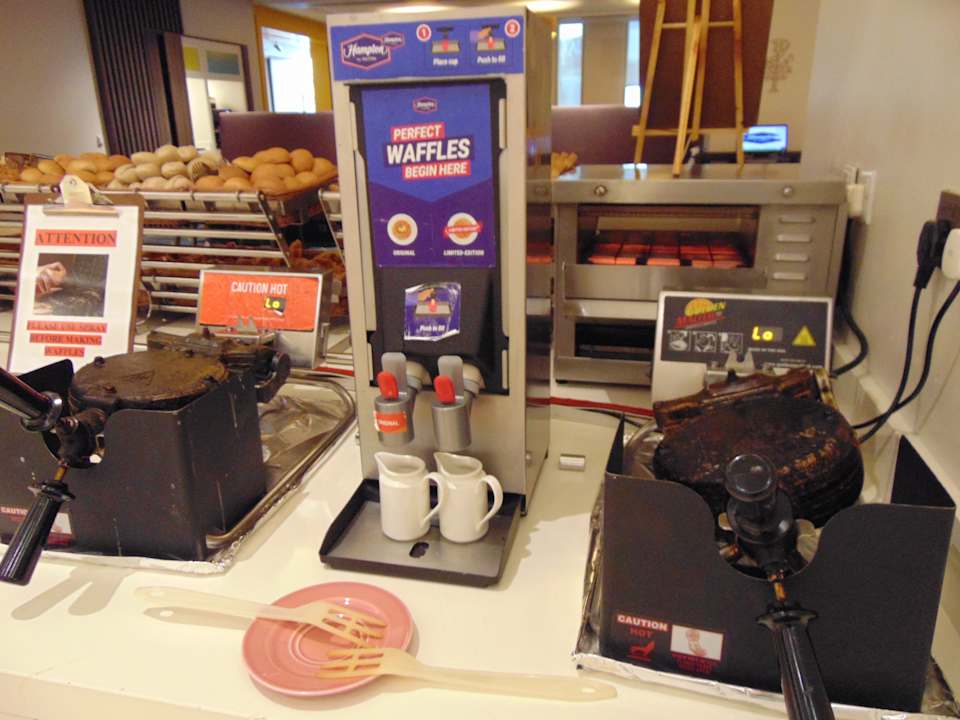 Gastro Hampton By Hilton Dubai Airport