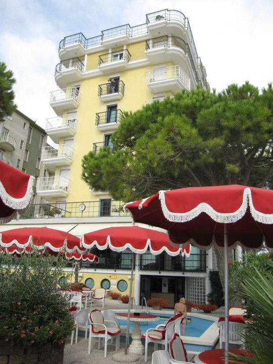 Termini vom Pool aus TERMINI Beach Hotel & Suites