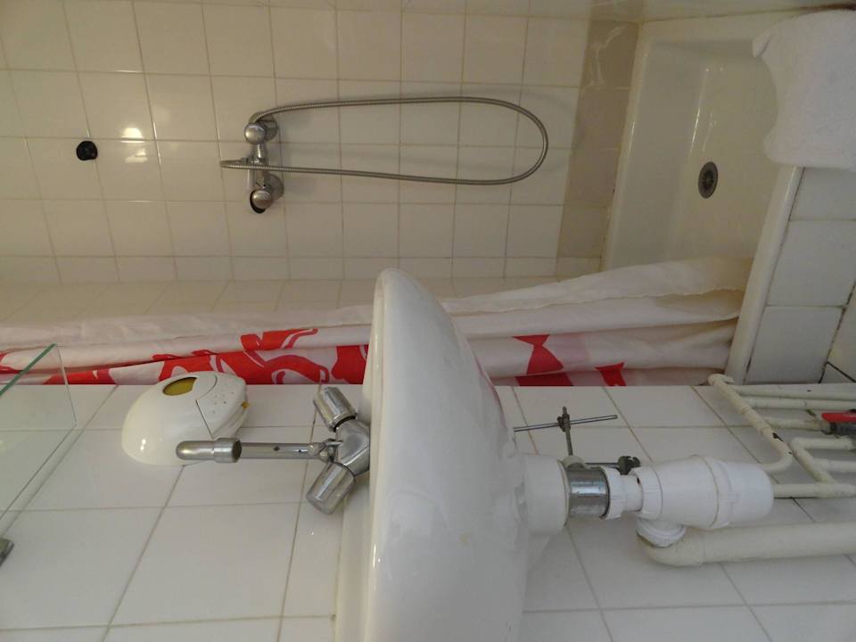 Badezimmer unseres Doppelzimmers Hotel des Dames