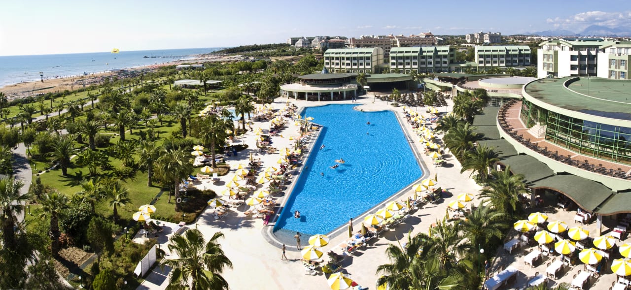 Panoramaaufnahme Pool VONRESORT Golden Coast