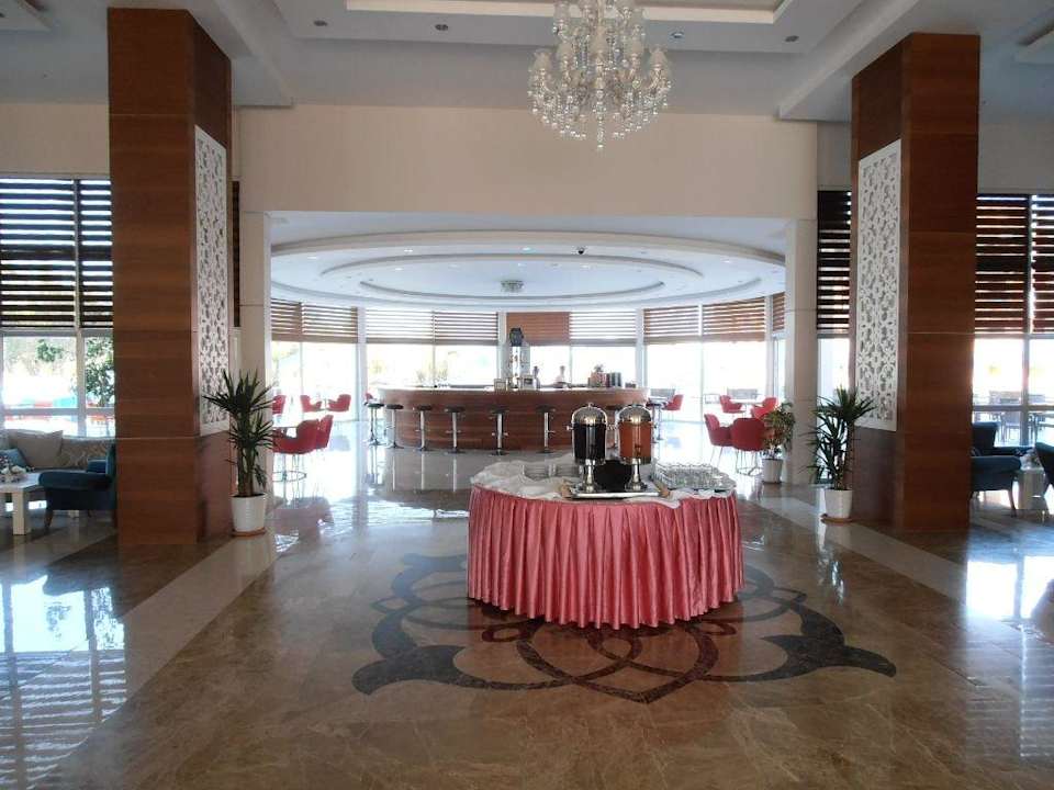 Blick zur Lobbybar  Annabella Diamond Hotel & Spa