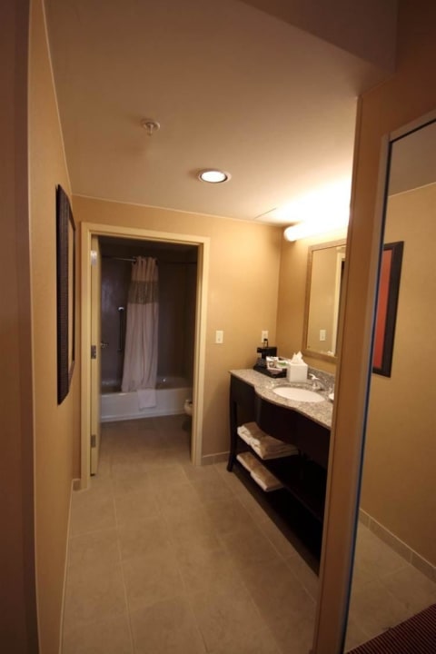 Bad Hotel Hampton Inn Baltimore-Camden Yards
