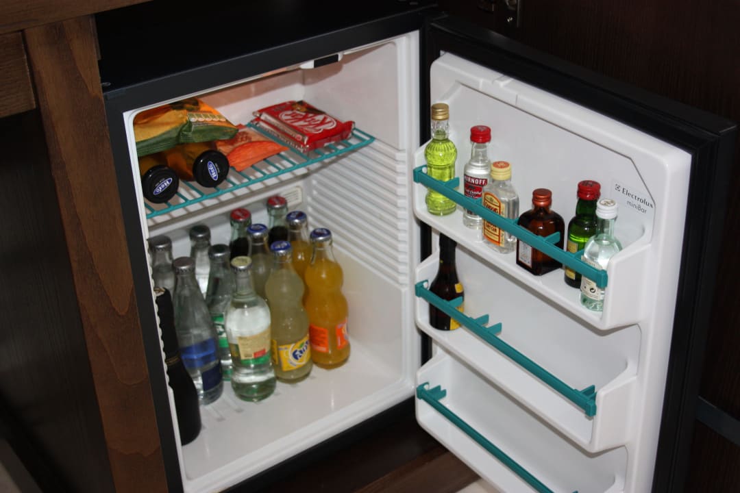 Minibar wurde täglich neu gefüllt. Grupotel Aguait Resort & Spa - Adults only