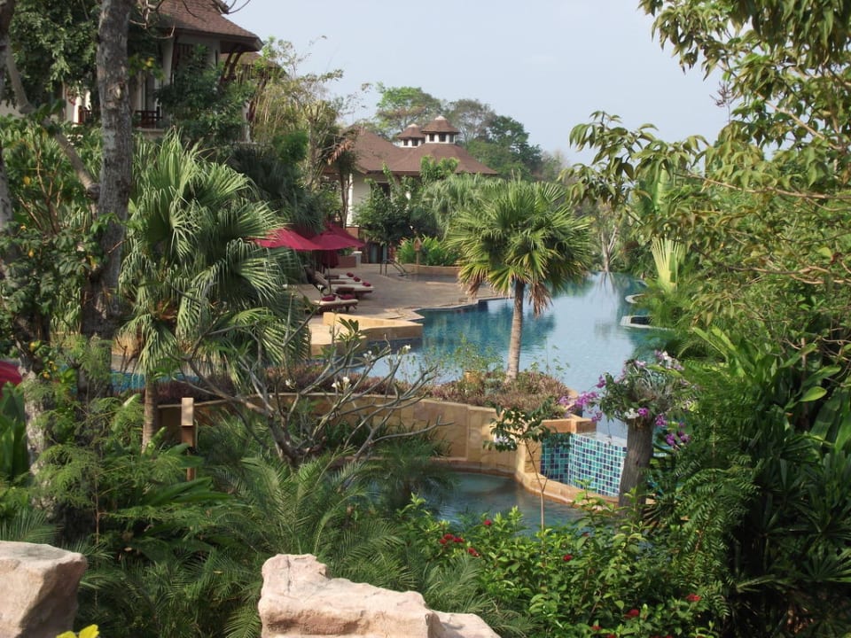 Blick zum mittleren Pool InterContinental Pattaya Resort