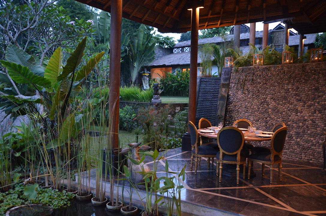 Dining atmosphere Villa Constance