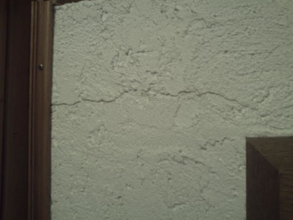 Riss in Zimmerwand Gästehäuser Alte Burg