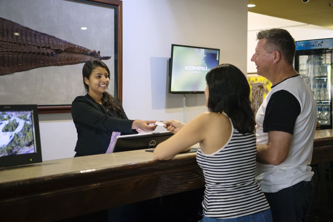Lobby Mercure Kakadu Crocodile