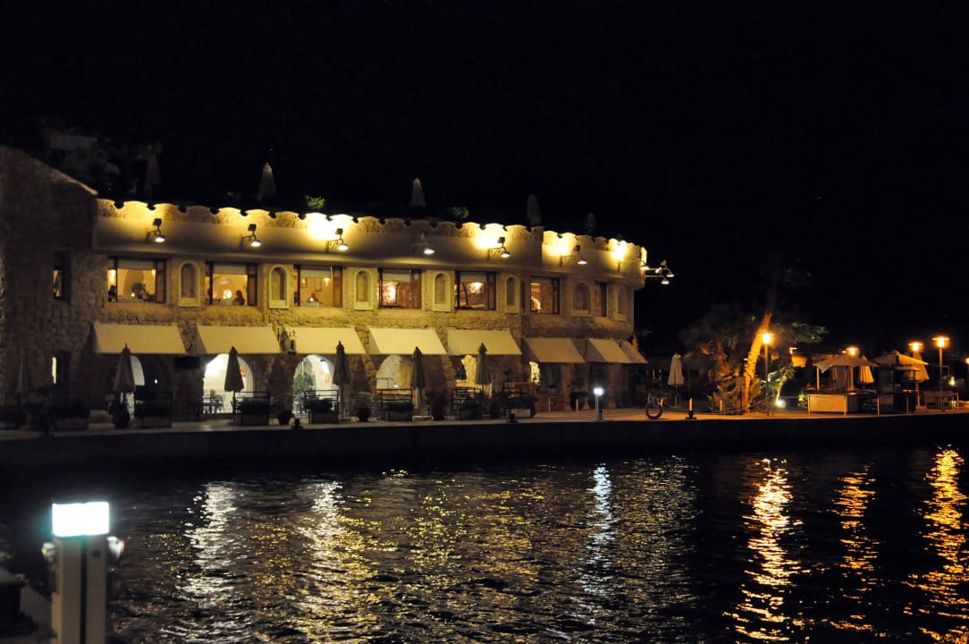 Citadel bei Nacht Pickalbatros Citadel Resort