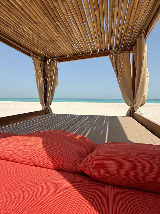 Strand Saadiyat Rotana Resort &  Villas
