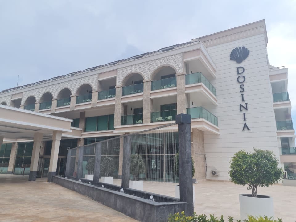 Außenansicht Dosinia Luxury Resort