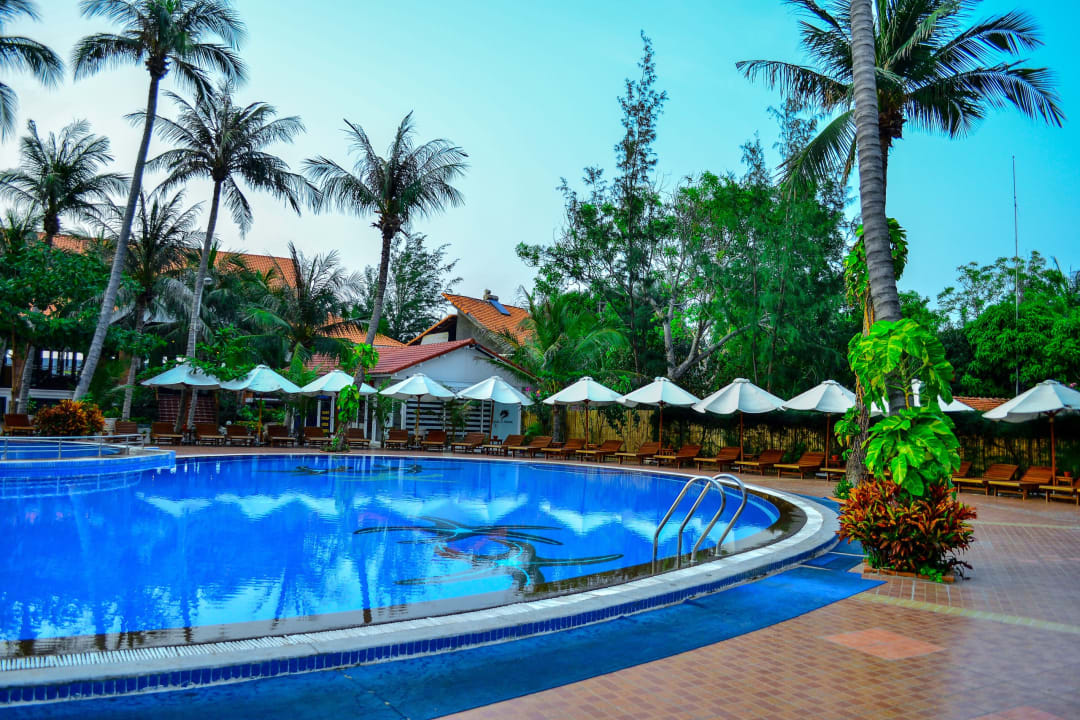 Pool Dessole Beach Resort - Mui Ne