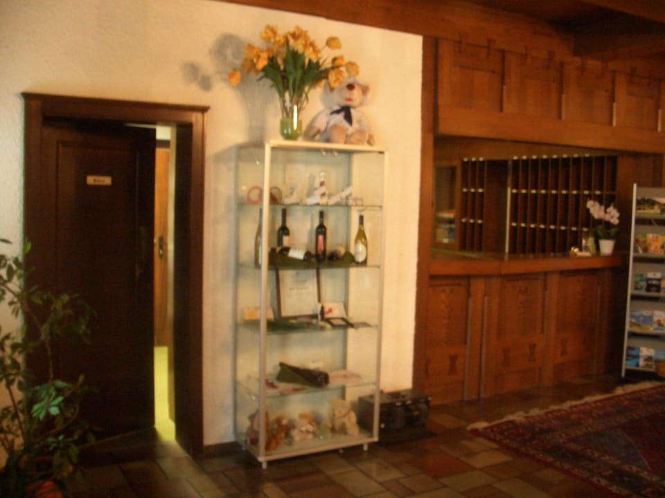 Rezeption mit Deko Landhotel Gabriele