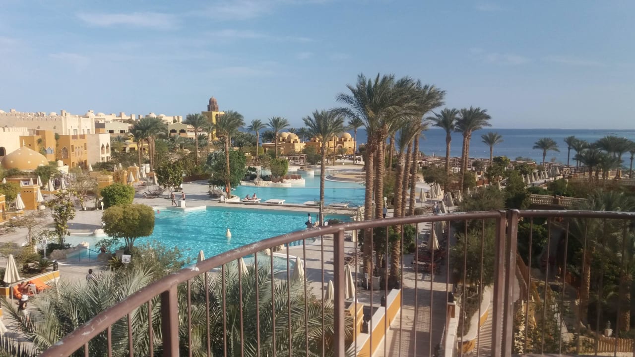 Blick von Plattform Rutschen Grand Waterworld Makadi & Family Star Makadi