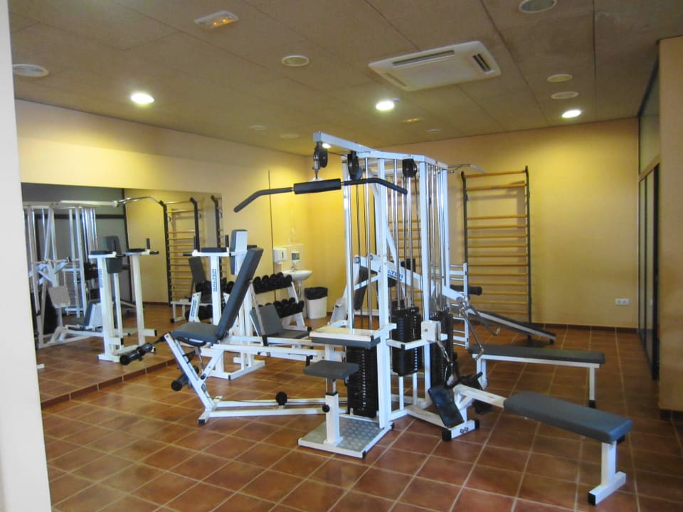 Fitnessraum  (kostenlos für Hotelgäste) im Spa Hotel Costa Calero