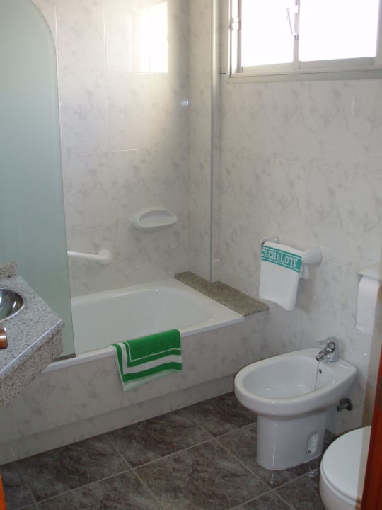 Baños exteriores Hotel Nuevo Cachalote