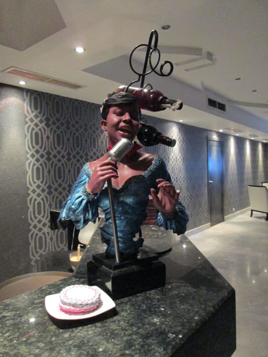 Motiv. Shams Prestige Abu Soma-Adults Only