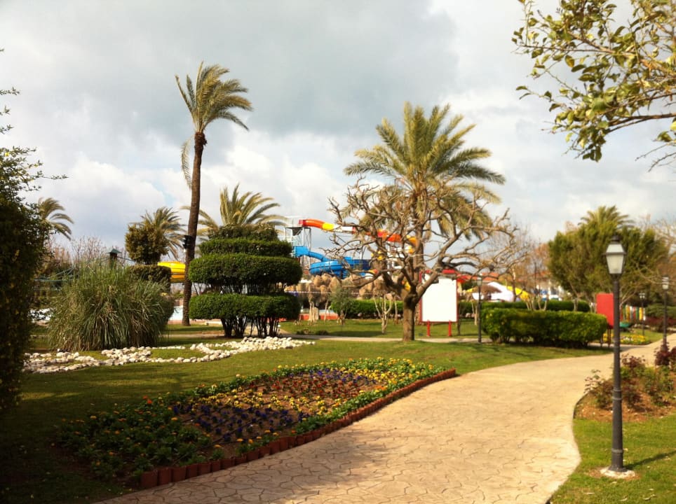Blick auf die Pools Belconti Resort Hotel
