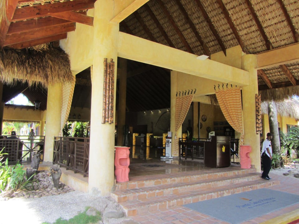 Eingang zum Punta Cana Princess! Punta Cana Princess All Suites Resort & Spa