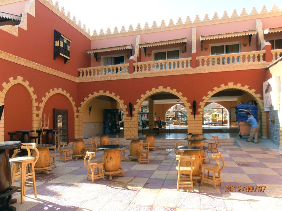 Blick auf den Aktivpool Pickalbatros Alf Leila Wa Leila Resort - Neverland Hurghada