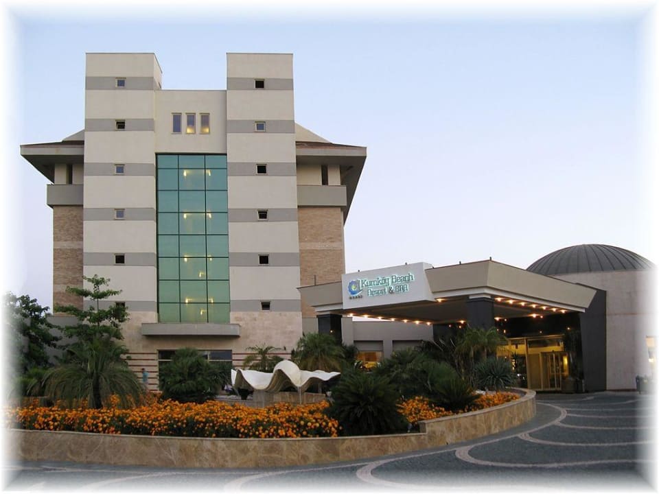 Hoteleingang 20.30Uhr Ortszeit Sunis Kumköy Beach Resort Hotel & Spa