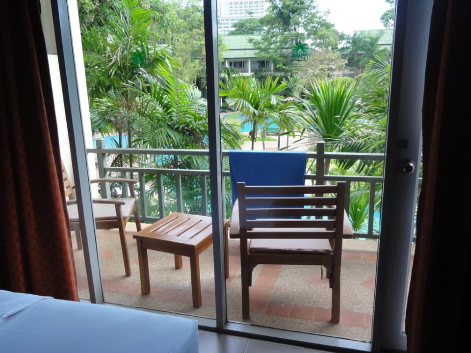 Balkon zur Poolanlage The Green Park Resort