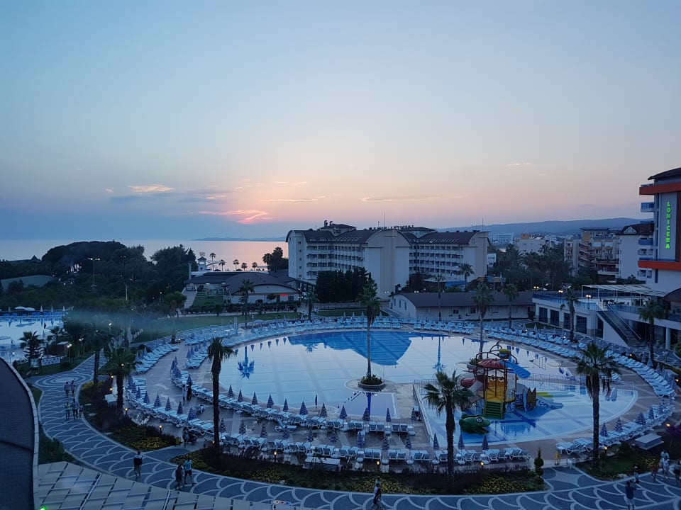 Pool Lonicera Resort & Spa Hotel