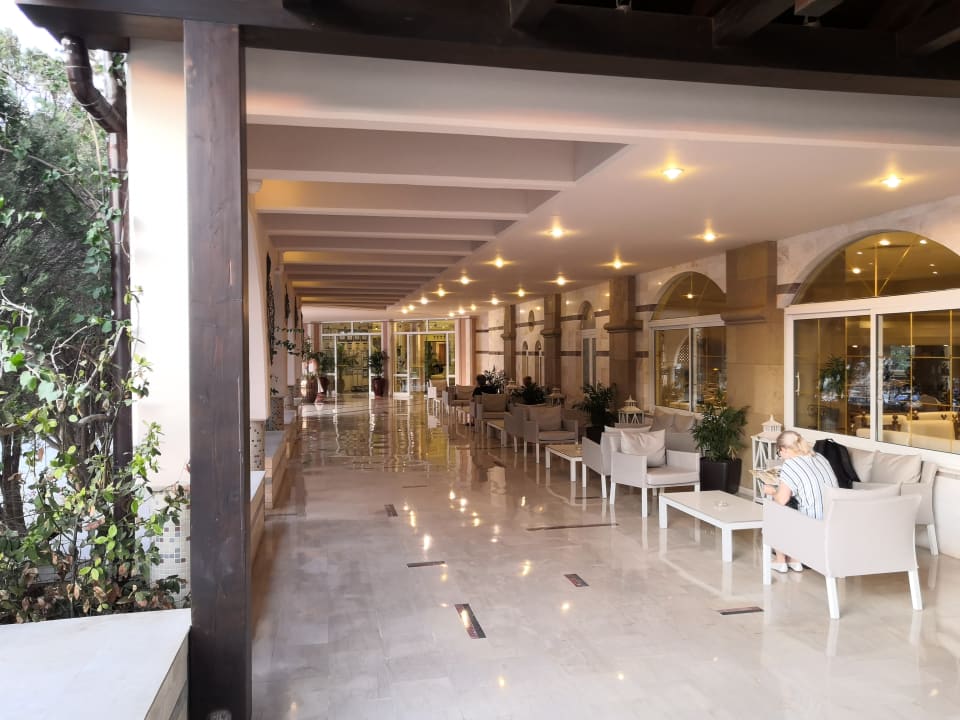 Außenansicht Hotel Kalithea Horizon Royal