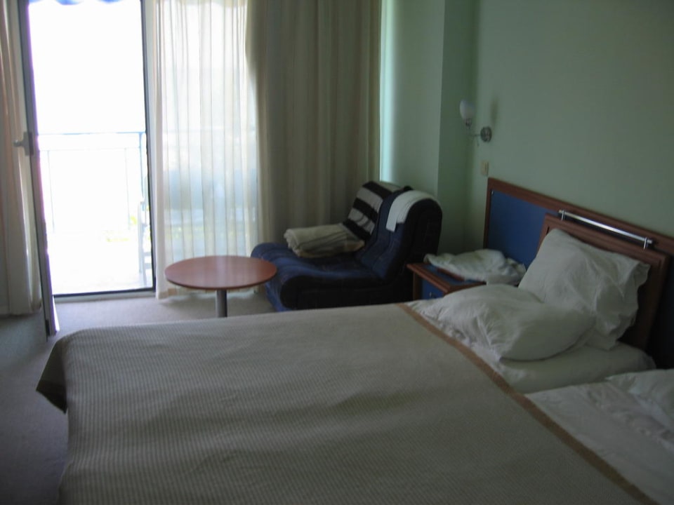 Mniejszy pokój AluaSun Helios Beach