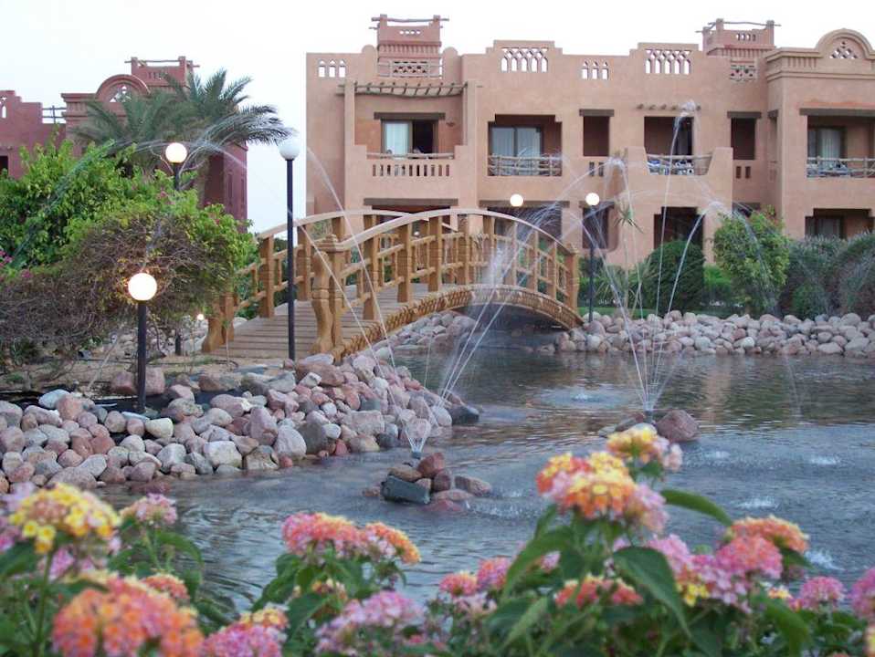 Kleiner See in der Hotelanlage... Charmillion Sea Life Resort