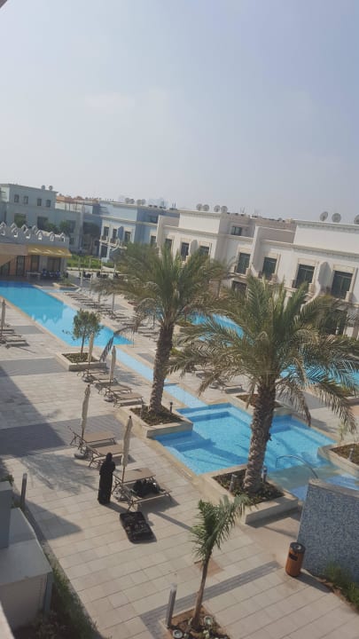 Blick zum Pool von der Terrasse Andalus Al Seef Resort & Spa