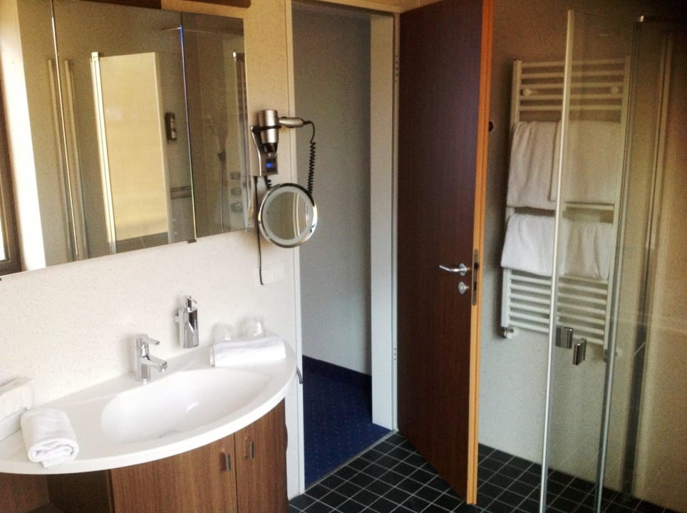 Badezimmer Juniorsuite Hotel Regina Sankt Augustin