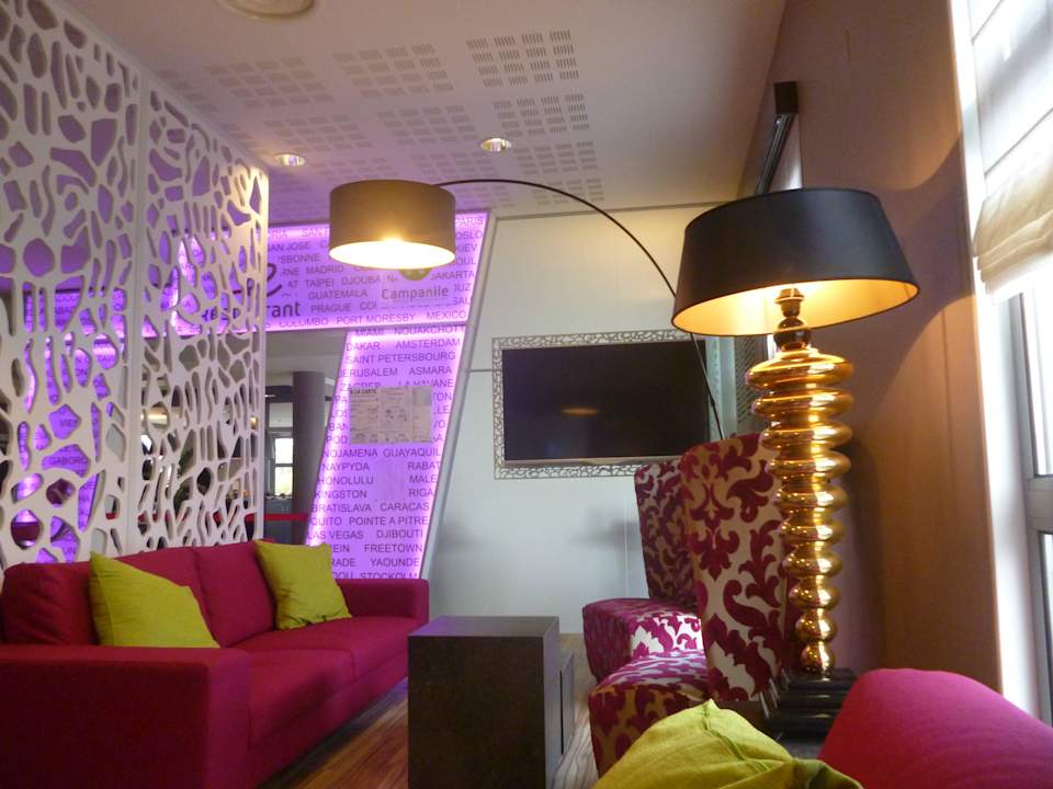 Lobby Hotel Campanile Roissy Le Mesnil Amelot