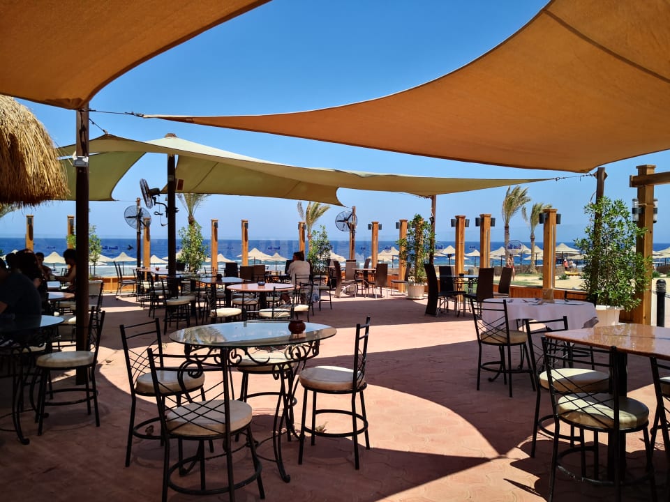 Gastro Three Corners Sea Beach Resort