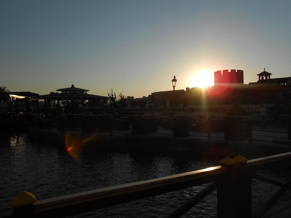 Castello Bar bei Sonnenuntergang Pickalbatros Dana Beach Resort - Hurghada