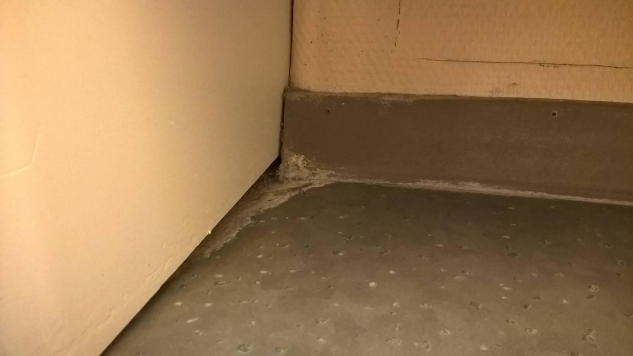 Dreck in alken ecken ibis Paris Coeur d'Orly Airport