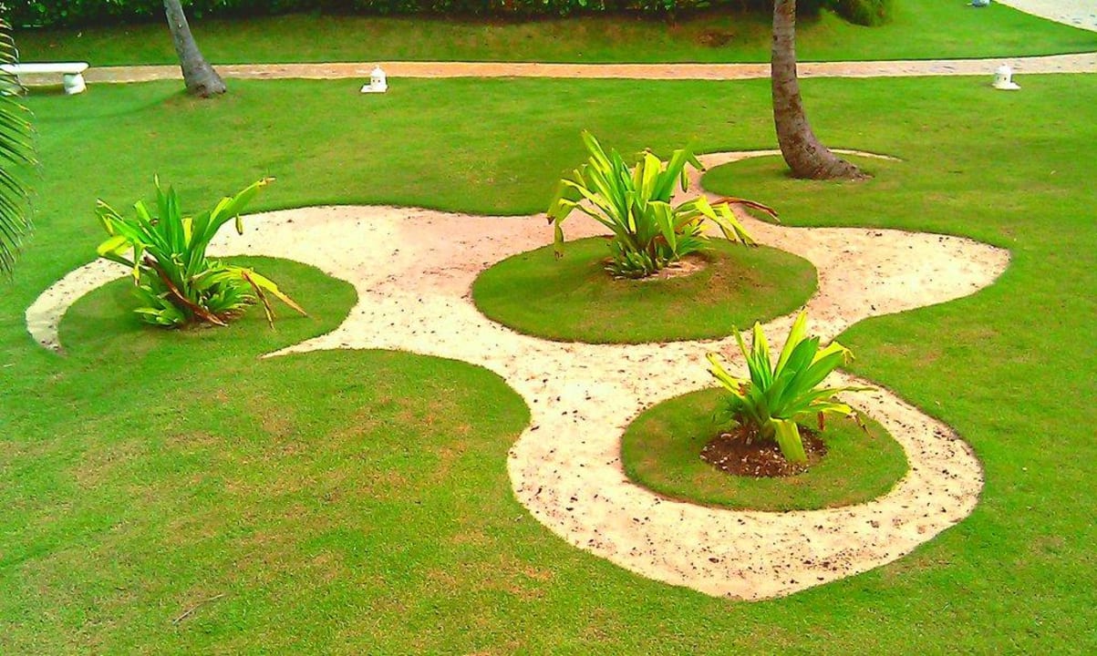 Eines von vielen Landschaften im Garten Punta Cana Princess All Suites Resort & Spa