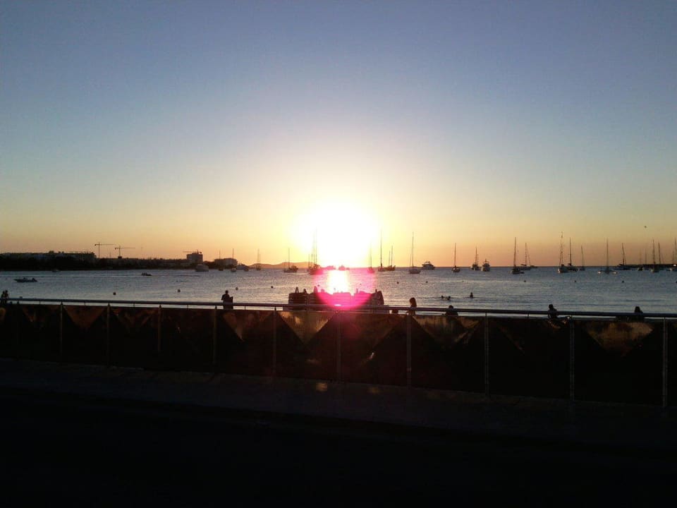 Strand- Sonnenuntergang Hotel Osiris