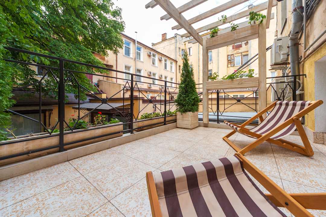 Zimmer Boutique apartments Mason in historical Odessa