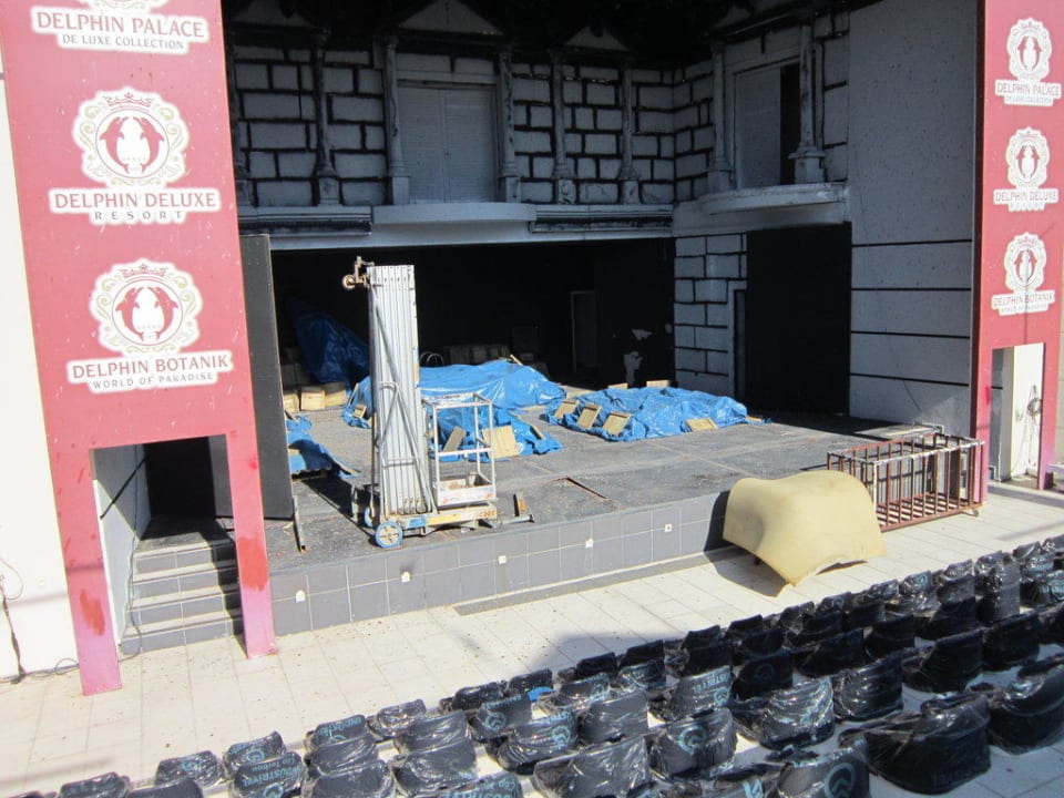 Aussenbühne Hotel Delphin Diva